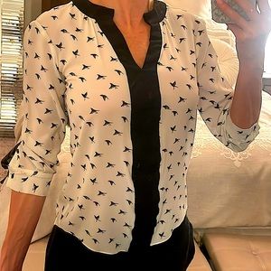Cynthia Steffe 3/4 Sleeve - Bird Print - Loose Blouse XS - Perfect for Office
